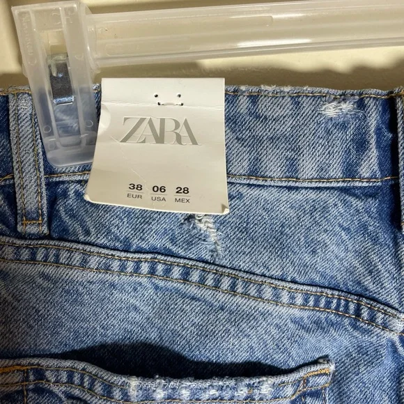 Sz(38)US 6 high rise Zara Women's Blue Denim Shorts - Picture 4 of 12